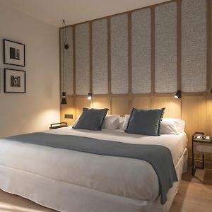 Habitación con Cama Queen Adaptada para Discapacitados